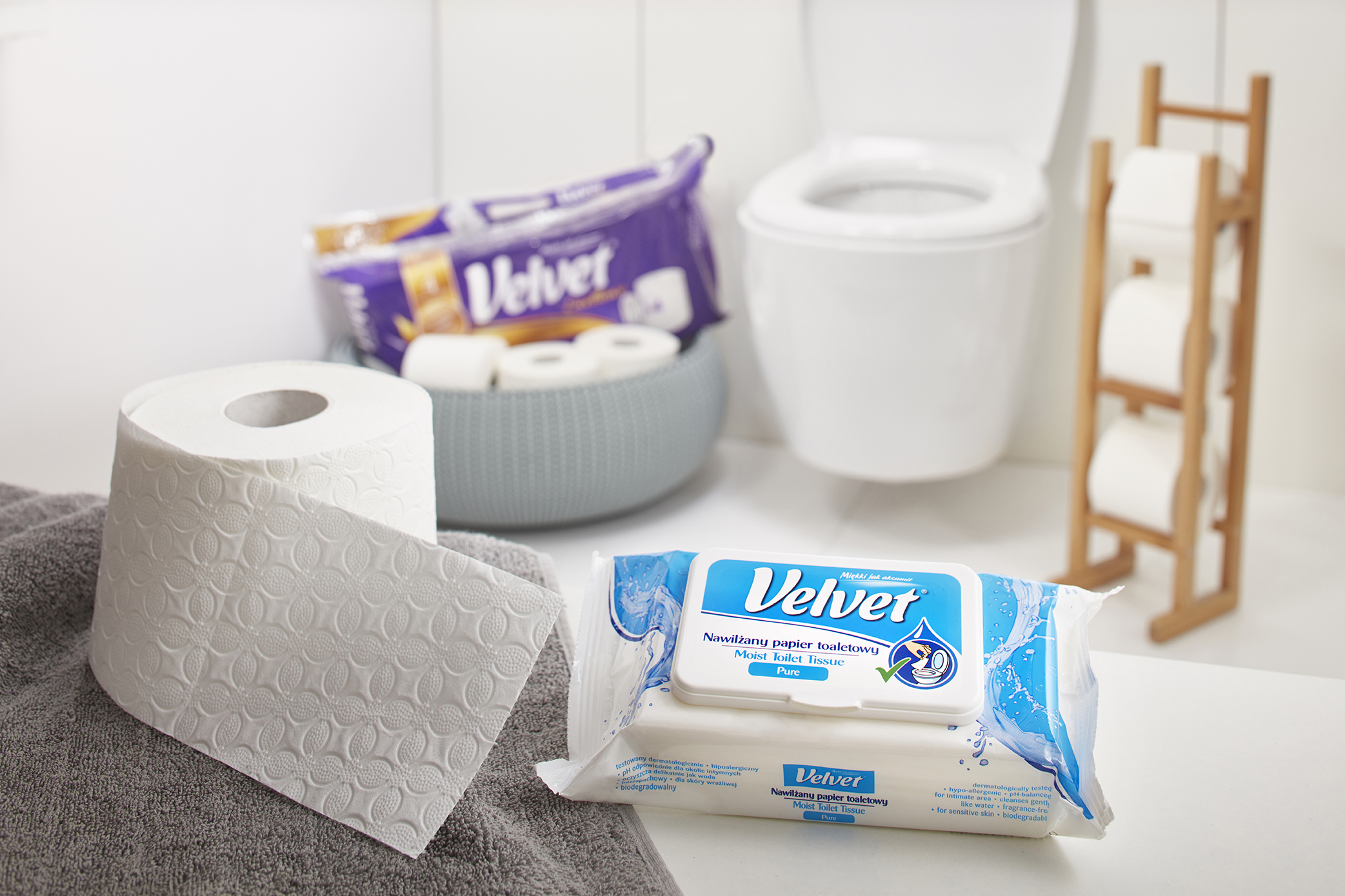 Intima Velvet moist toilet paper