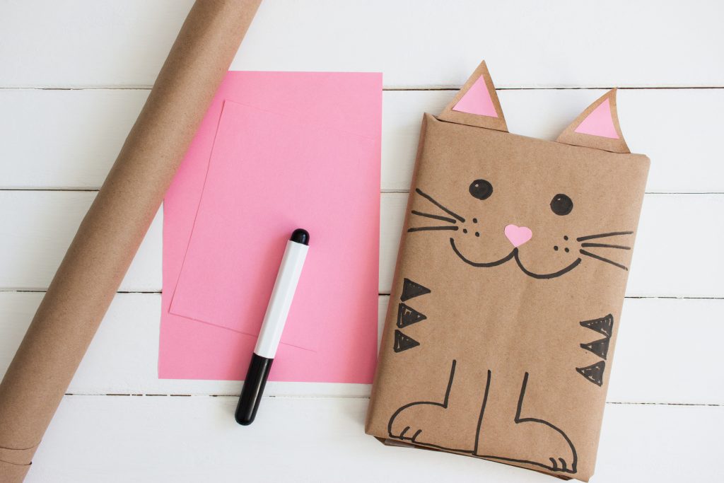 Kot wykonany z papieru - Velvet