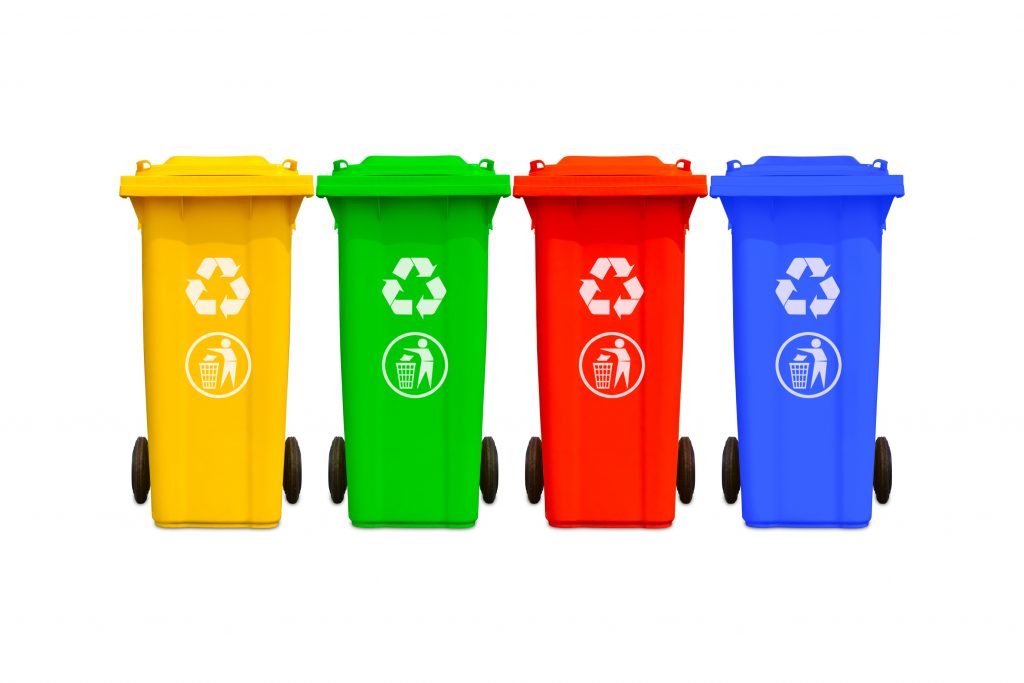 Kolory śmietników do segregacji śmieci – co oznaczają?