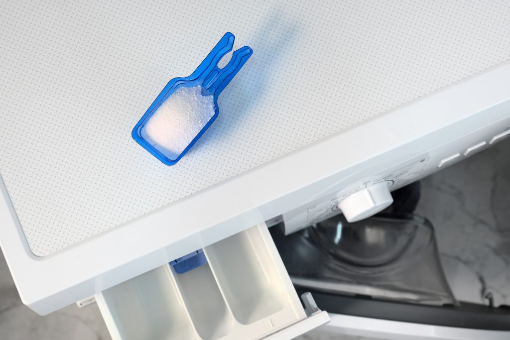 Velvet, pralka, czyszczenie filtra w pralce, serwis agd, naprawa pralki, konserwacja, dopływ wody, porady domowe, sprzątanie, pralka, łazienka, usterka pralki, instrukcja, jak wyczyścić filtr